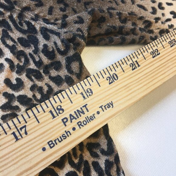 Kim Rogers Petite Knit Top Large Vneck Leopard Animal Print Mobwife Classic - Picture 5 of 8